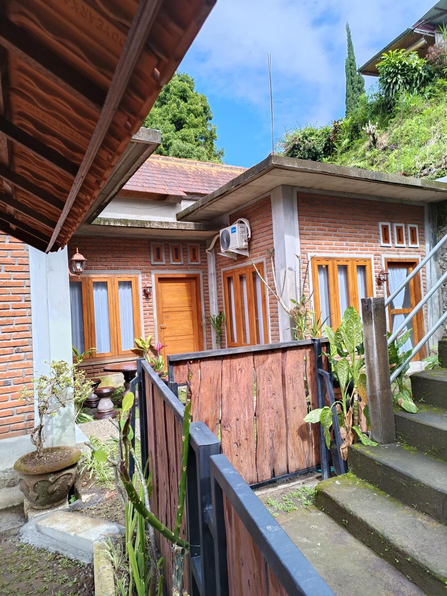 Made Oka Homestay And Warung Munduk Exterior foto